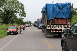 Straßenblockade bei Campanilla